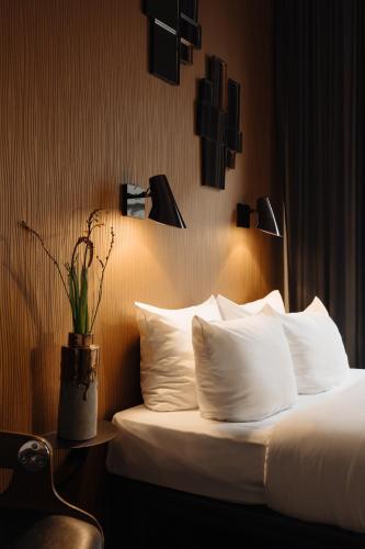 Hotel V Frederiksplein - image 2