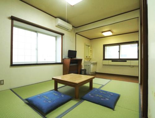 Triple Room with Bathroom image 4