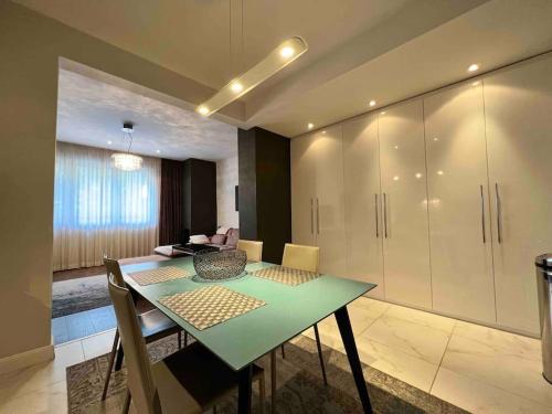 Perfectly Sumptuous Centre Apartment, 2-minute walk from Vitosha Boulevard, Sofia (Foto 3)