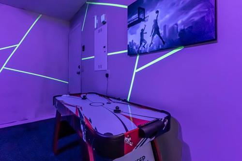 Miami amazing location, Luxury & Spacious, Large pool, BBQ, Game room, Pool in Miami, USA
