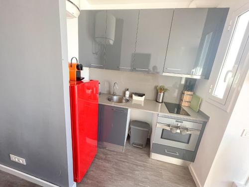 Studio Apartment with Sea View image 10