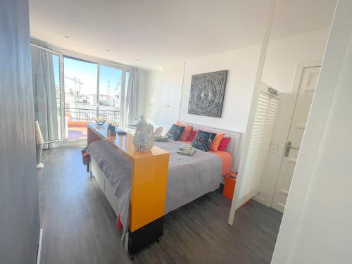 Studio Apartment with Sea View image 9