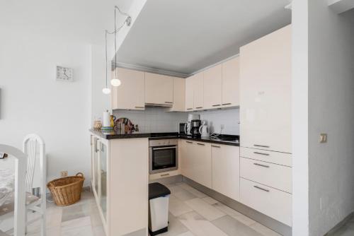 Sunny flat with pool by Costarentals - Ref 96 - image 5