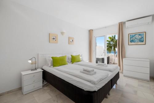 Sunny flat with pool by Costarentals - Ref 96 - image 4