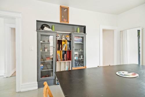 4BR Gem in Detroit North End Downtown Nearby in Detroit, USA
