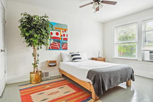 4BR Gem in Detroit North End Downtown Nearby in Detroit, USA