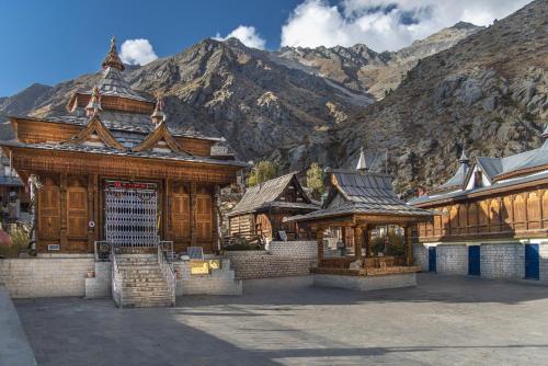 Tuvākā izklaides vieta, Abbu's Dream Nest in Chitkul