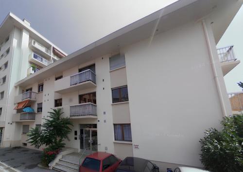 ทางเข้า, 2BR 2 bathroom Geneva Tram 17 in อาบิลิ