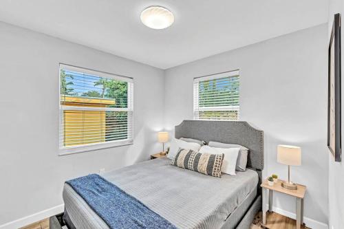 5 Minutes to Ocean & Casinos - Large Backyard in Hollywood, USA
