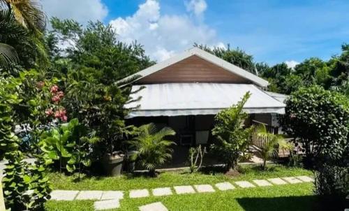 ทัศนียภาพภายนอกโรงแรม, Bungalow accueillant à Le Diamant avec piscine partagée (Bungalow accueillant a Le Diamant avec piscine partagee) in เลอ ยามัน