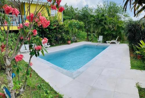 Maison confortable Le Diamant 40 m² avec piscine - Location saisonnière - Le Diamant