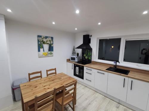 Lemon Apartment 3