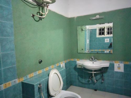 Triple Room with Bathroom image 2