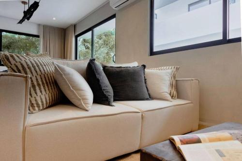 Spacious & modern apart 2br, 2baths, rooftop pool - Tap to explore photos