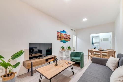 Chic 2BR in Malaga Center Prime Location 5