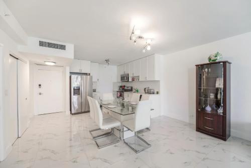 Modern Oceanfront Condo in the Heart of Miami Beach in Miami Beach, USA