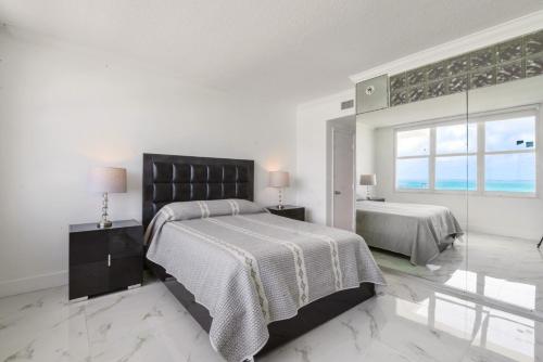 Modern Oceanfront Condo in the Heart of Miami Beach in Miami Beach, USA