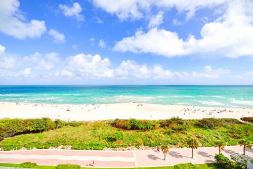Modern Oceanfront Condo in the Heart of Miami Beach in Miami Beach, USA