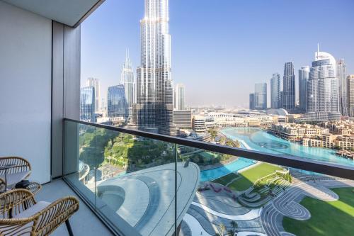 New 2 Bedroom apartment overlooking Burj Khalifa and fountain view in downtown, Dubaï