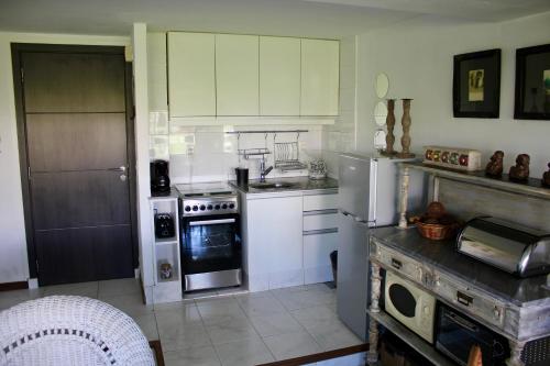 One-Bedroom Apartment image 8