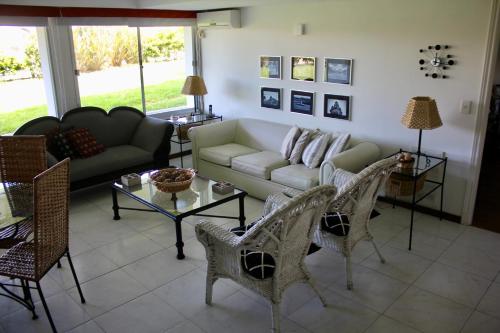 One-Bedroom Apartment image 7