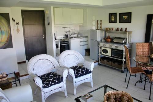 One-Bedroom Apartment image 5