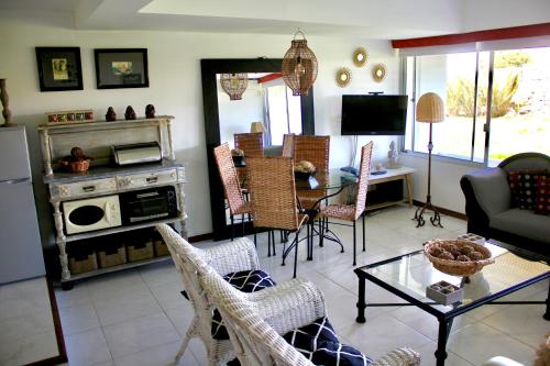 One-Bedroom Apartment image 3
