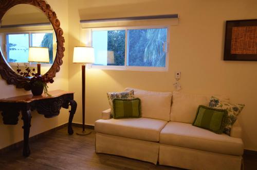 Deluxe Double Room image 1