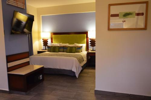 Deluxe Double Room image 8