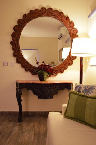 Deluxe Double Room image 7