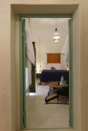 Standard Family Room image 7