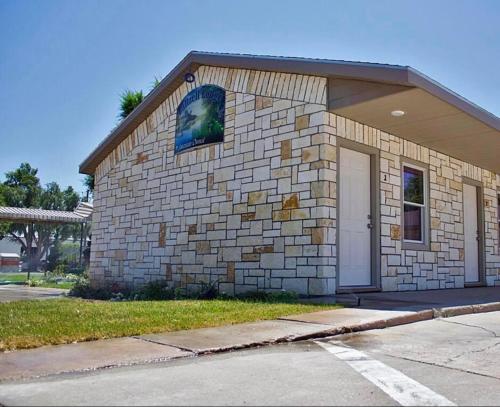 Baltzell Lodge - image 8