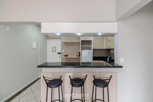 Kitchen, EJO - Apartamentos Modernos no Centro de Floripa near Bar Do de
