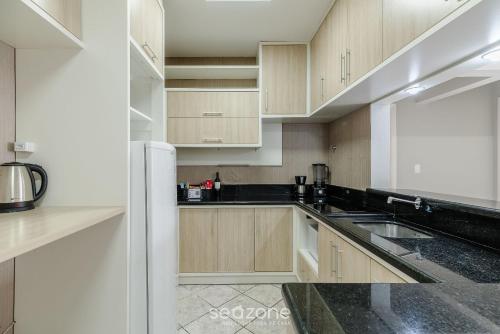 Kitchen, EJO - Apartamentos Modernos no Centro de Floripa near Bar Do de