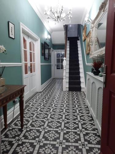 Entrance, BUDGET ROOMS - 9 East Grange Drive in Hunslet Carr