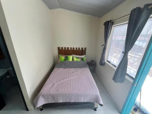 1 queen bed
