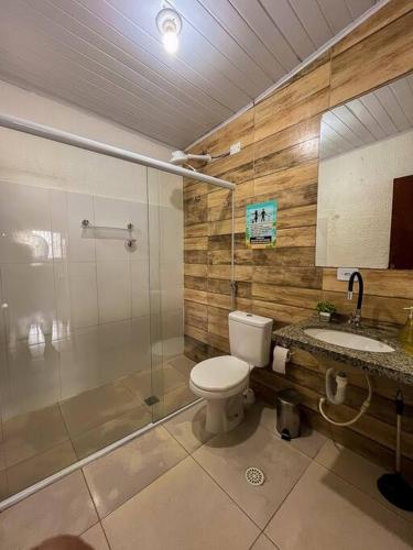 Casa com piscina na Enseada no Guarujá (Casa com piscina na Enseada no Guaruja) in ชารดิง วีร์จิเนีย