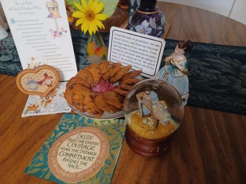 Pie making lessons at Antique Rose Green Garden Room in Groveland, USA