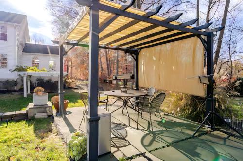 Z Presidential Suite in Meadows (MD)