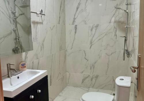 Moderne et charmant F3- Riviera Golf Abidjan - image 4