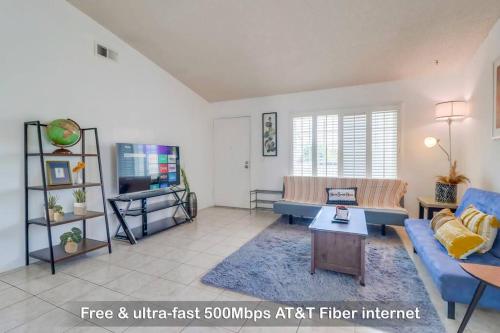 Entire Private 4-Bedroom House w Garage, Big Yard, King Bed, Baby Crib in San Diego, USA