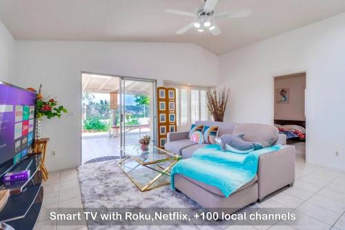 Entire Private 4-Bedroom House w Garage, Big Yard, King Bed, Baby Crib in San Diego, USA
