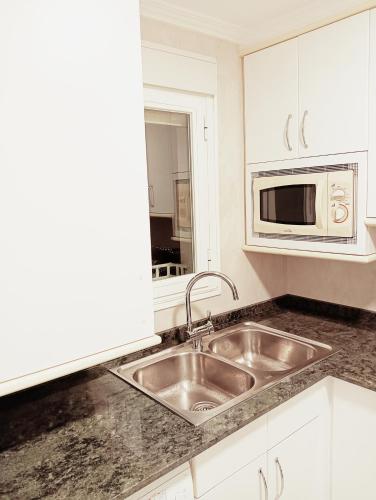 CENTER ROOMS, con desayuno y botella de Rioja Crianza