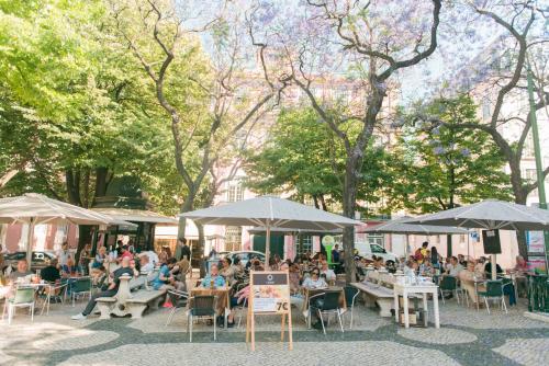 Entre o Carmo e a Trindade near Estadio do Sport Lisboa e Benfica