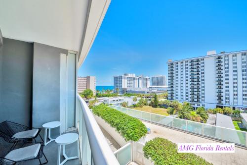 Elegant 1BR Retreat with 5 Star Amenities and Stunning Views in Fort Lauderdale, USA