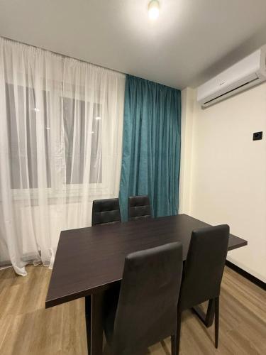 Апартаменти у Львові на вулиці Під Голоском 15б 110 з чудовим видом на місто Львів in โฮลอสโก