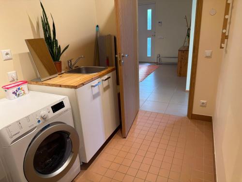 Golden Haven - Kullakodu - 2-bedroom house with sauna, patio, grill, walk to beach in Vaana-Joesuu