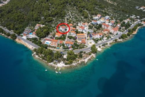 Apartments by the sea Poljica Trogir - 11103 - image 3