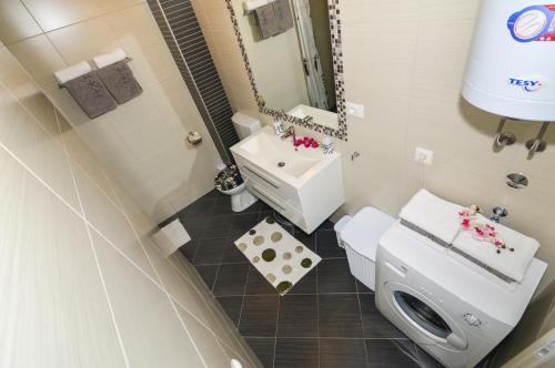 Two-Bedroom Apartment with Terrace image 10
