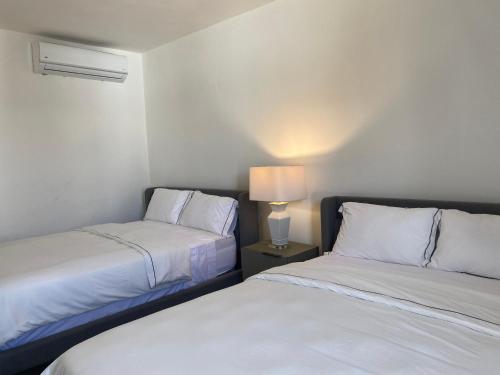 2 double beds